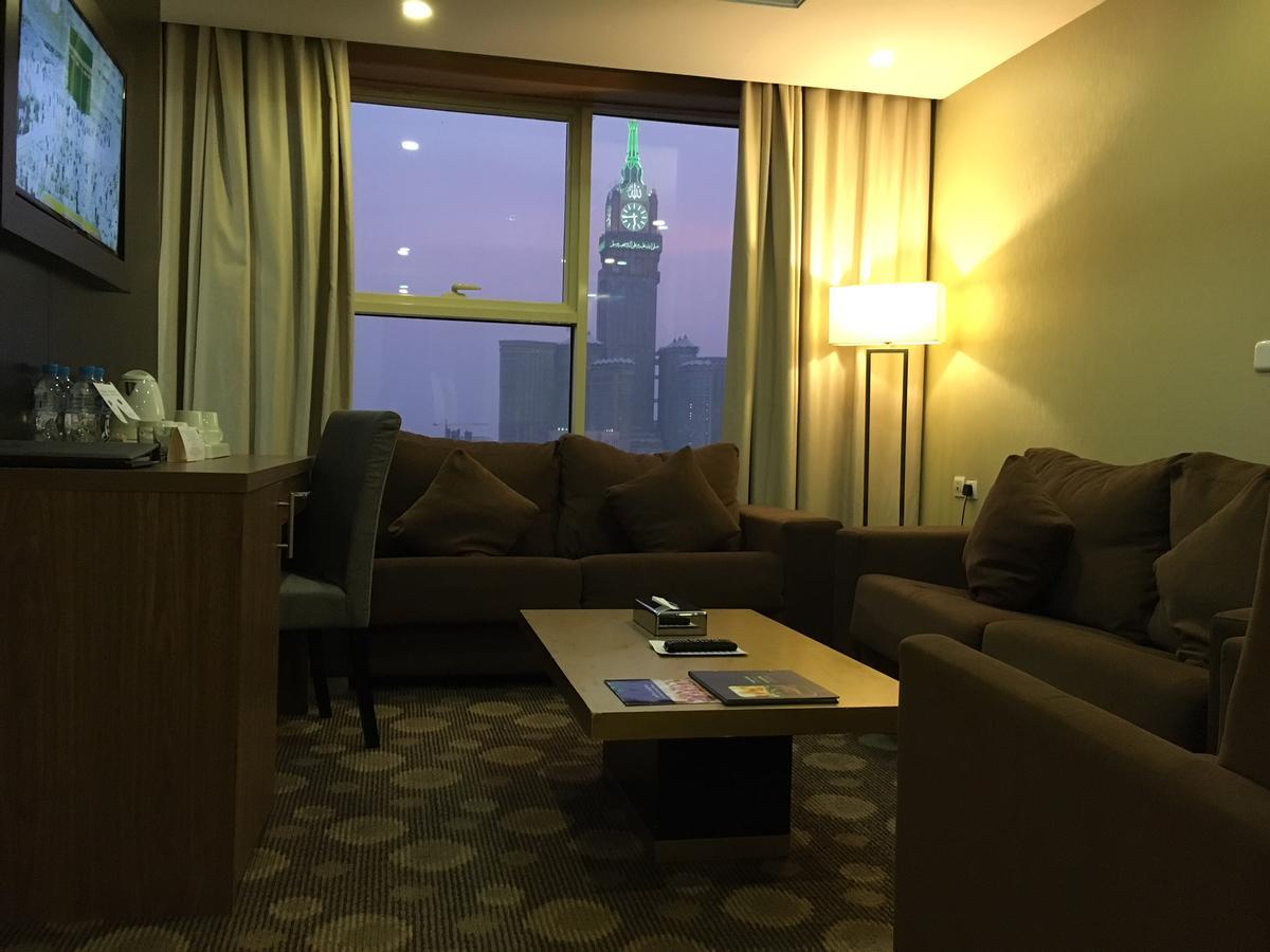 Grand Makkah Hotel Mekke Dış mekan fotoğraf Suite at the hotel