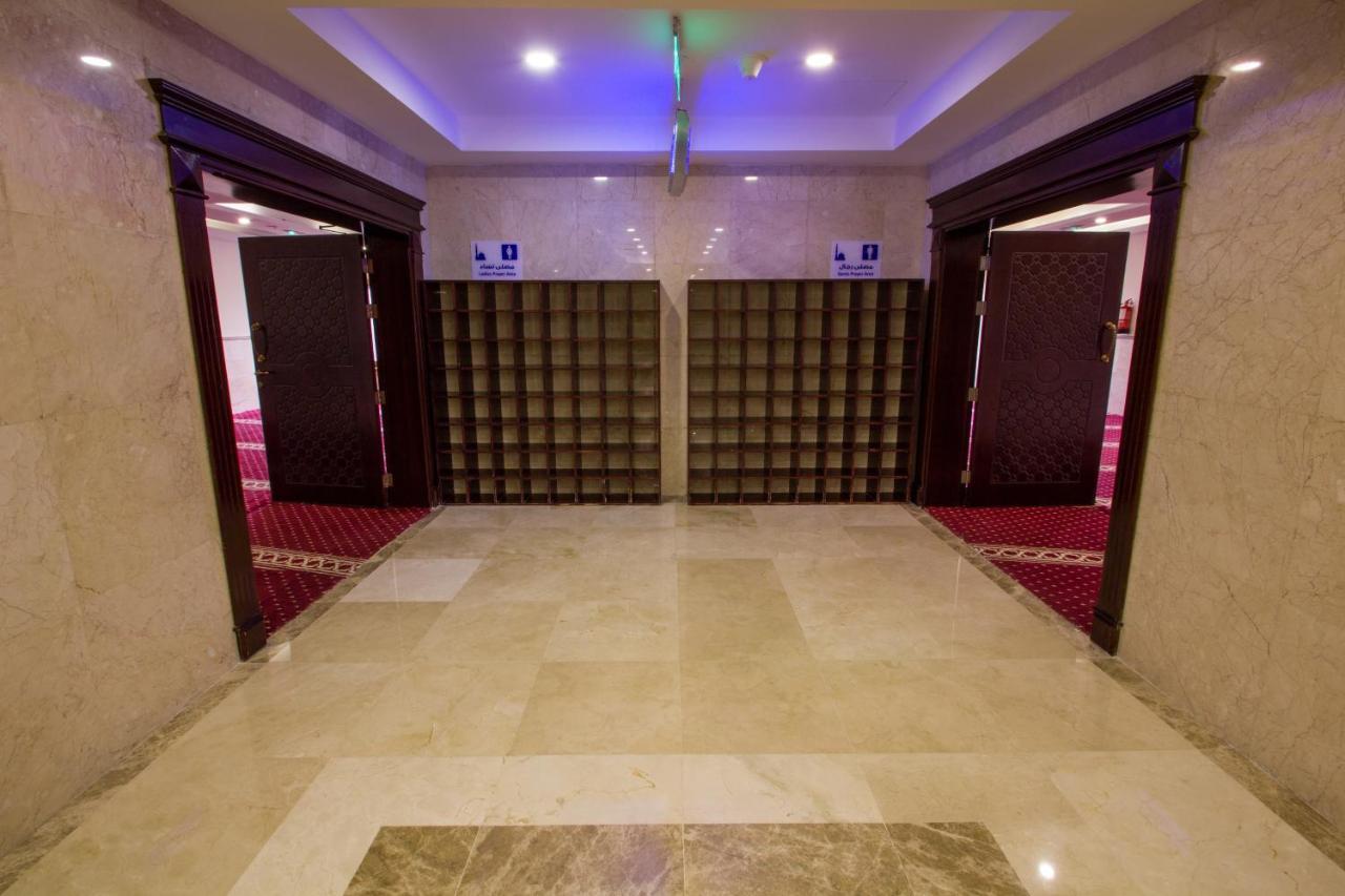 Grand Makkah Hotel Mekke Dış mekan fotoğraf The prayer room at the airport